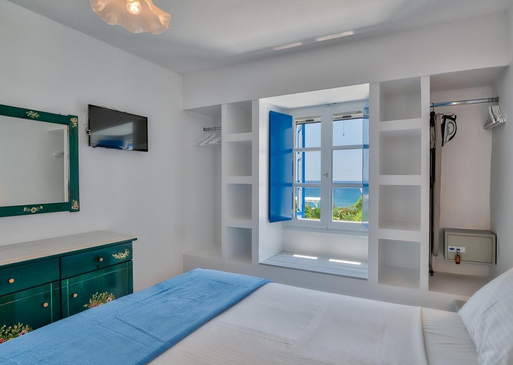Blue Dolphin Antiparos Villas And Suites Agios Georgios  Exteriér fotografie